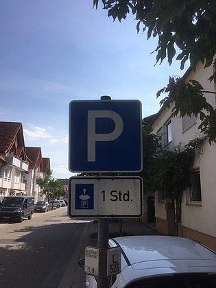 Gehwegparken begrenzte Parkdauer,Georg-Fitz-Straße