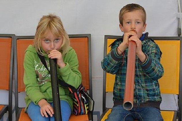 Kinder mit Instrument
