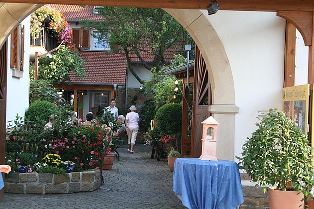 Wein- u. Gästehaus Im Linsenbusch 2
